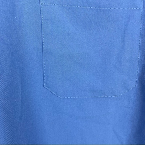 Figs light blue scrub top size Large - Picture 4 of 7